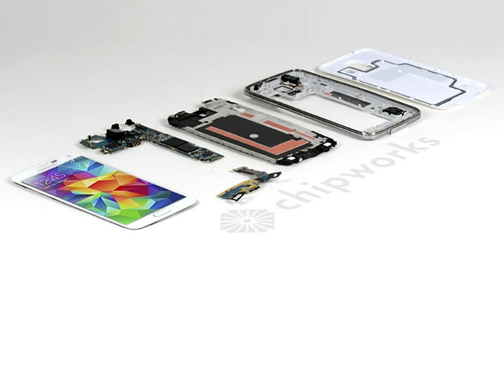 Desmonte do Samsung Galaxy S5: sensores de toque por todos os lados
